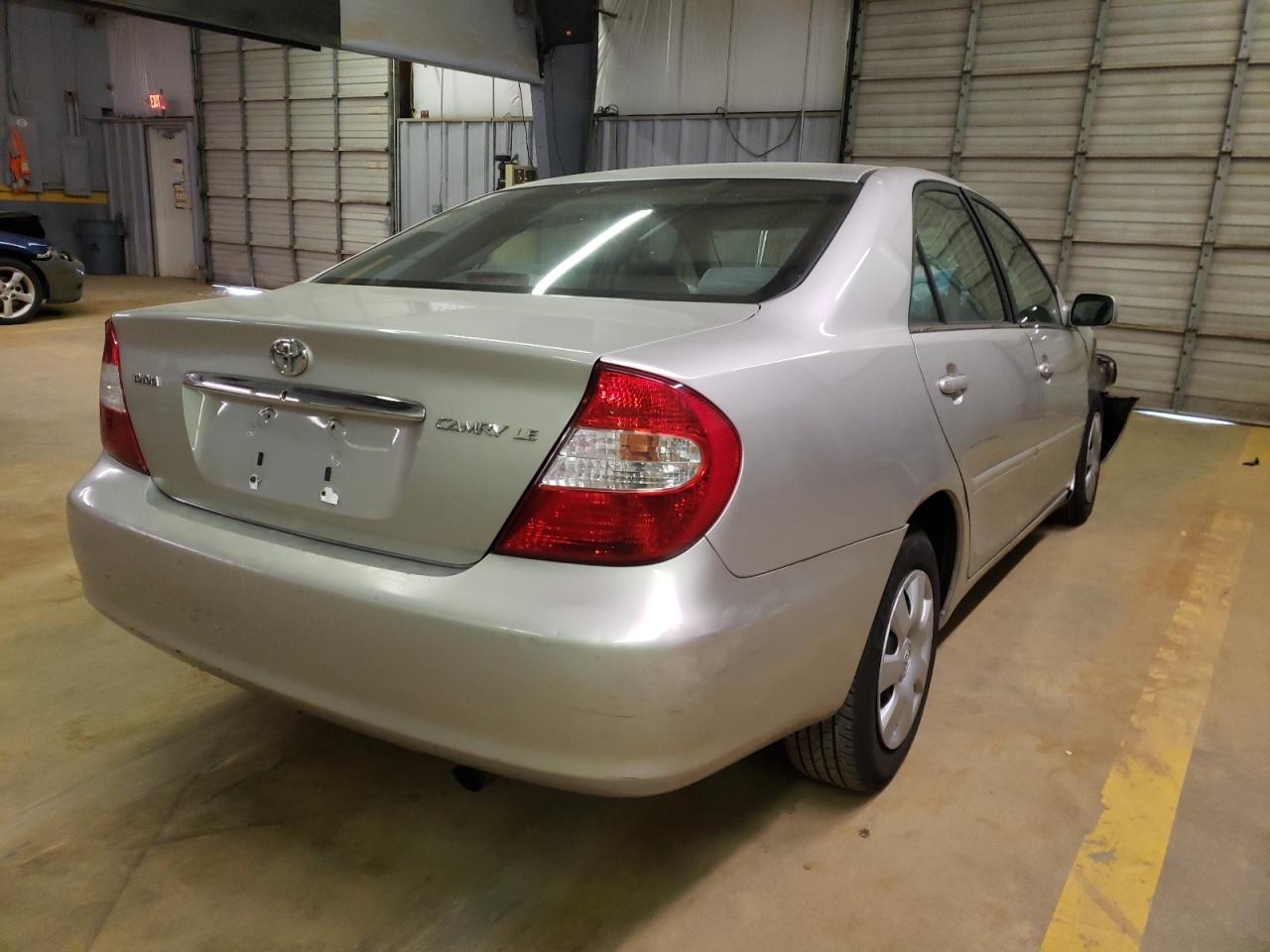 Photo 4 from auction – 2002 TOYOTA CAMRY LE with VIN 4T1BE30K72U065142
