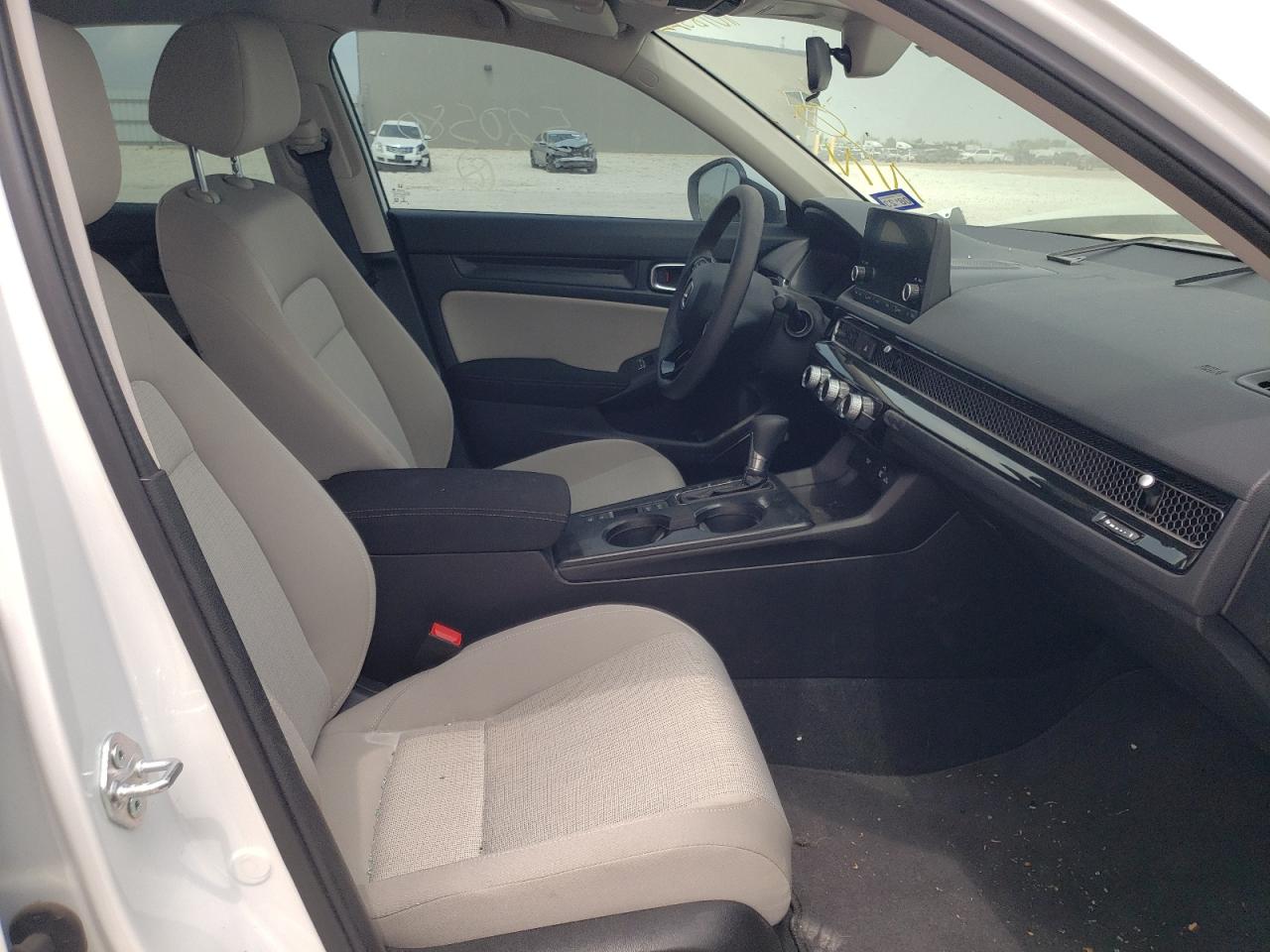 Photo 5 from auction – 2022 HONDA CIVIC LX with VIN 2HGFE2F26NH520580