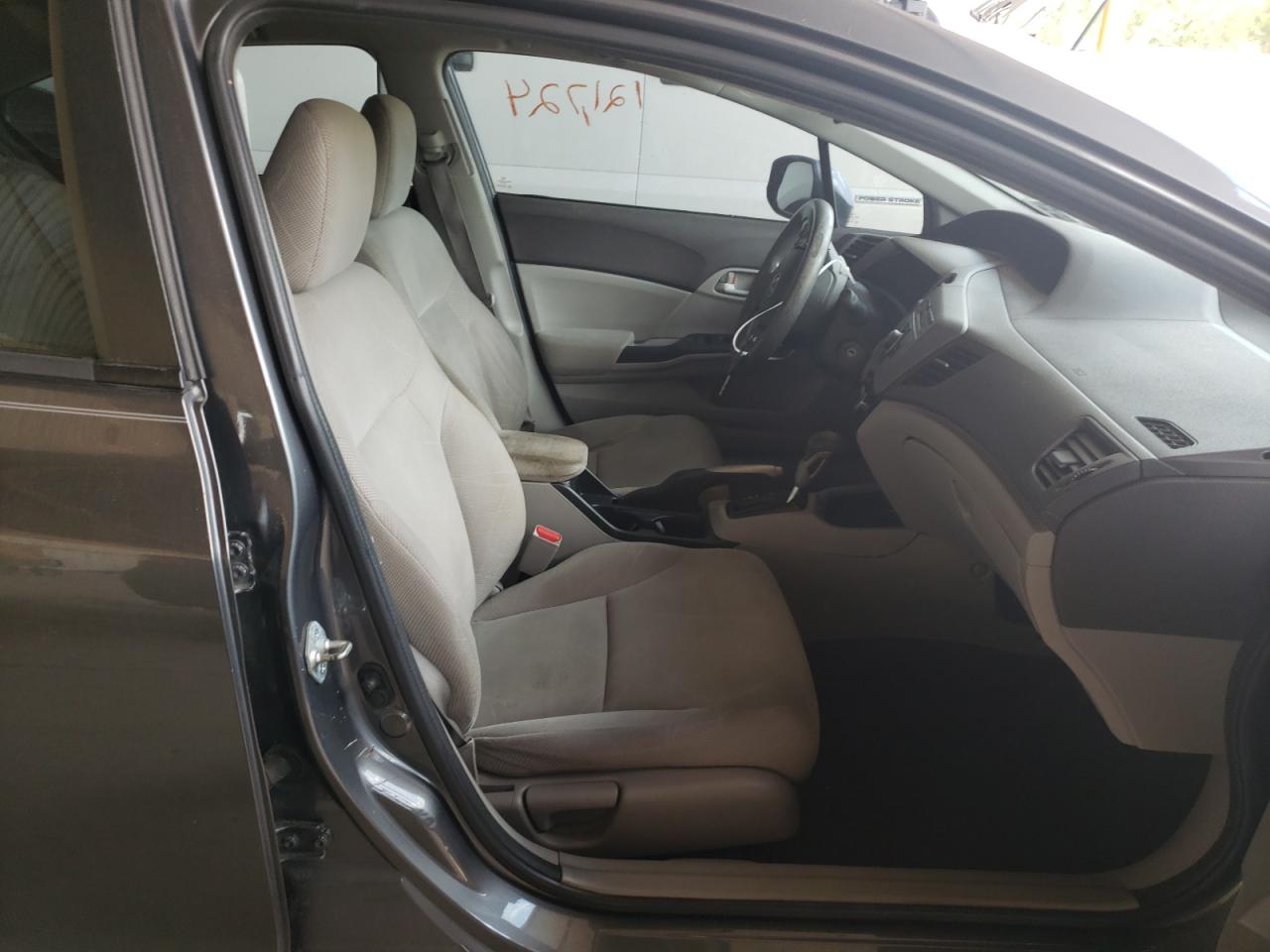 Photo 5 from auction – 2012 HONDA CIVIC LX with VIN 19XFB2F50CE006573