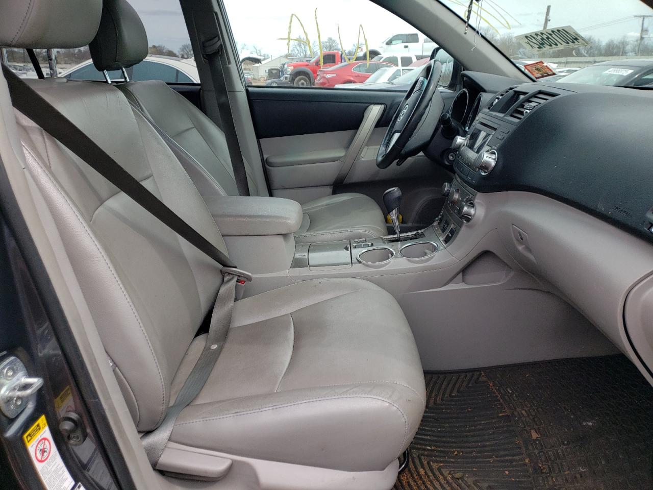 Photo 5 from auction – 2011 TOYOTA HIGHLANDER with VIN 5TDBK3EH9BS069949