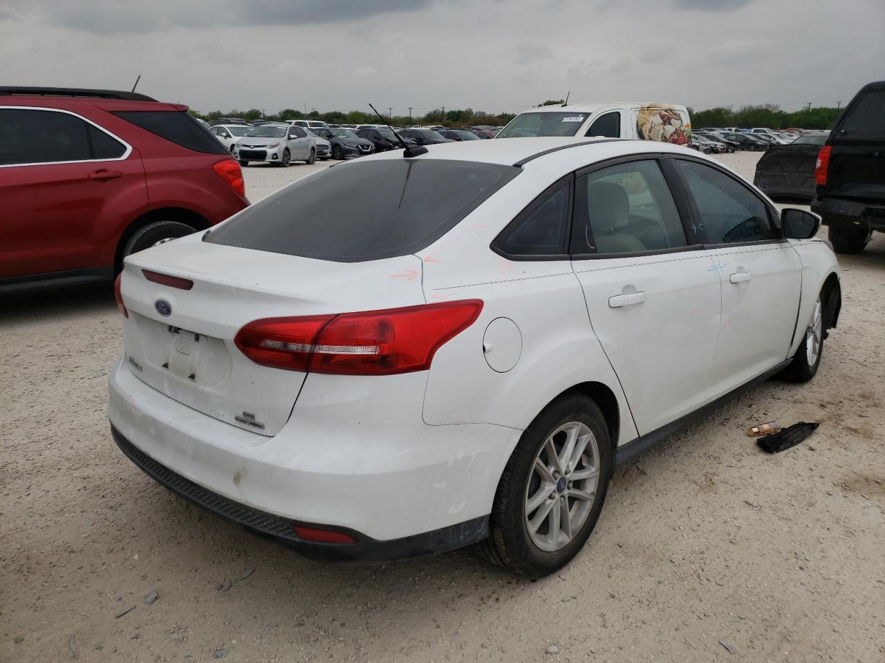 Photo 4 from auction – 2016 FORD FOCUS SE with VIN 1FADP3F25GL229991