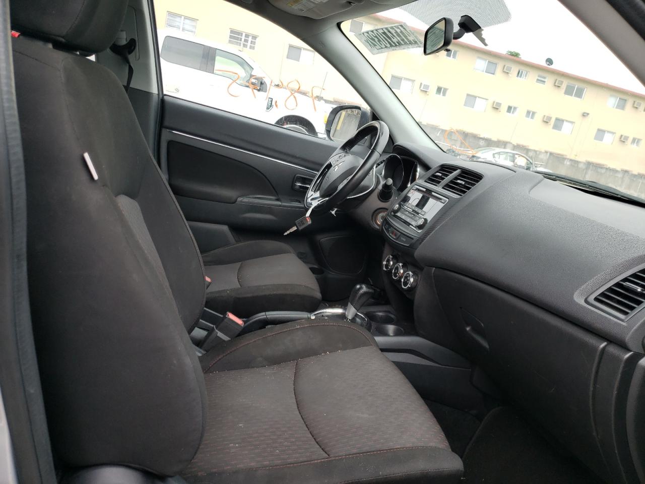 Photo 5 from auction – 2017 MITSUBISHI OUTLANDER with VIN JA4AP3AU3HZ046524