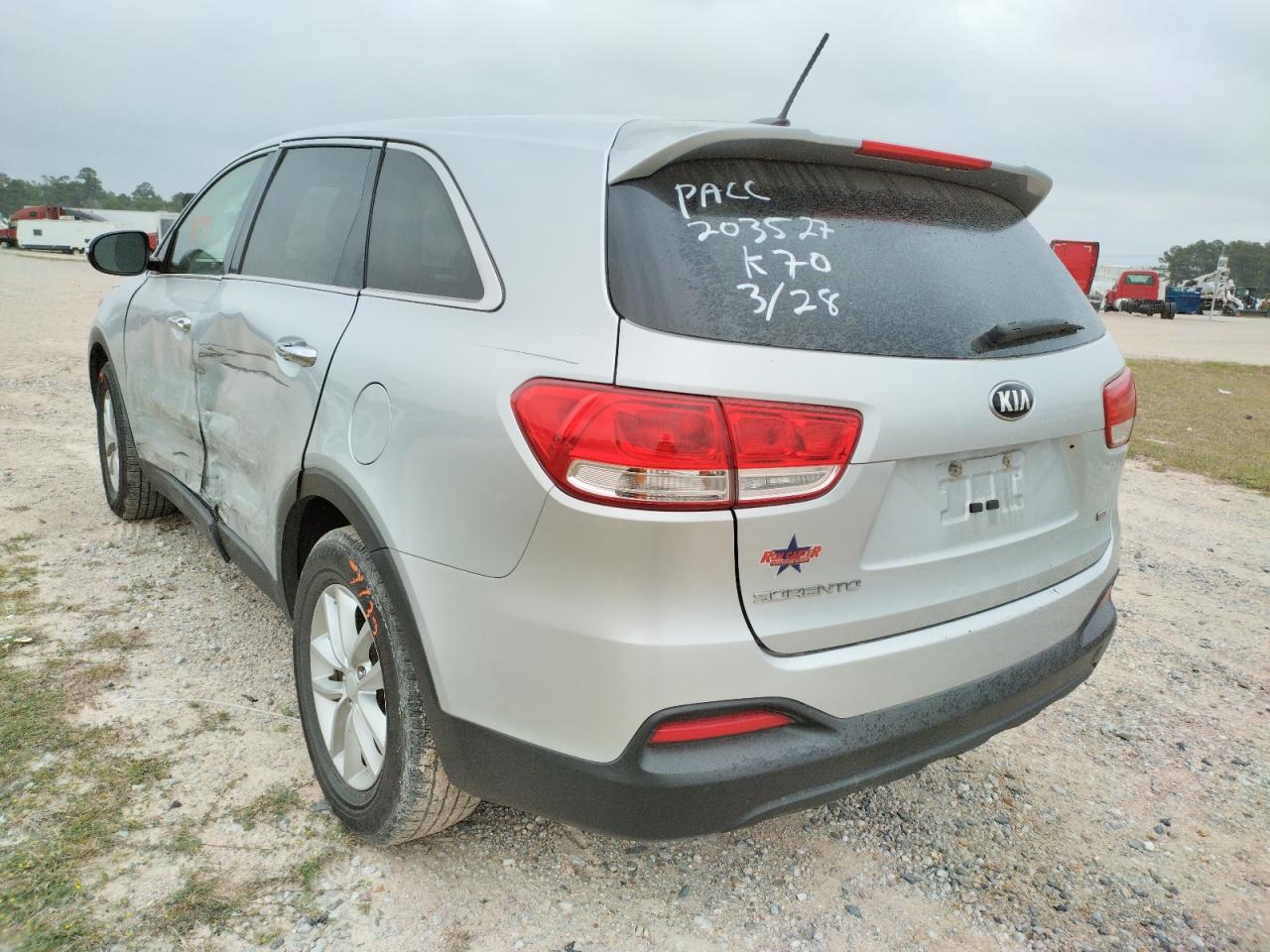 Photo 3 from auction – 2016 KIA SORENTO LX with VIN 5XYPG4A38GG019751