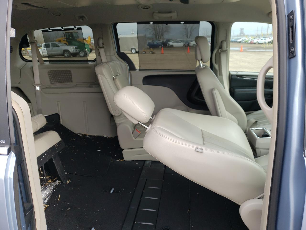 Photo 6 from auction – 2012 CHRYSLER TOWN & COU with VIN 2C4RC1CG8CR387095