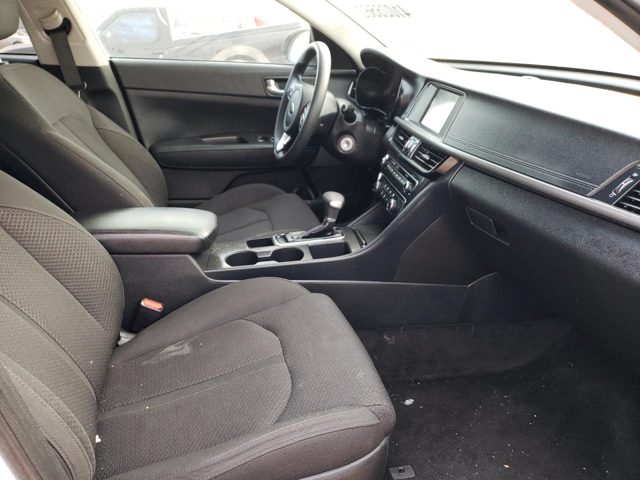 Photo 5 from auction – 2018 KIA OPTIMA LX with VIN 5XXGT4L33JG207176
