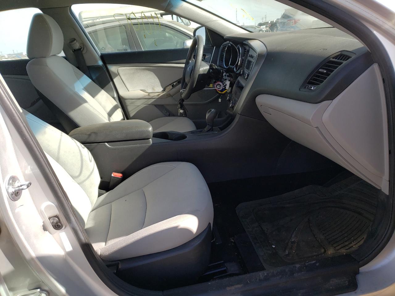 Photo 5 from auction – 2012 KIA OPTIMA LX with VIN 5XXGM4A77CG007231
