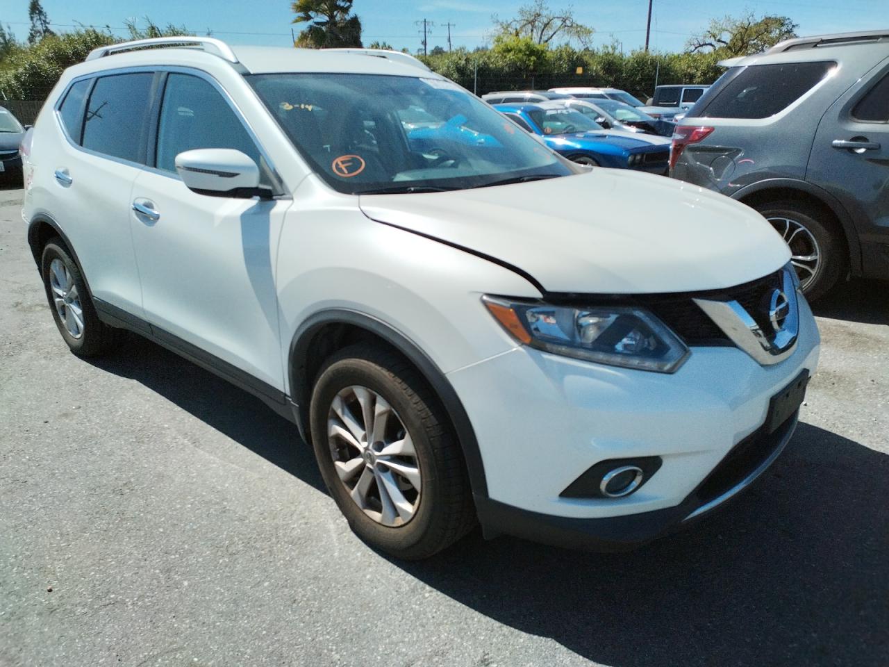 NISSAN ROGUE S 2016 with VIN KNMAT2MT6GP684758 - Photo from auction