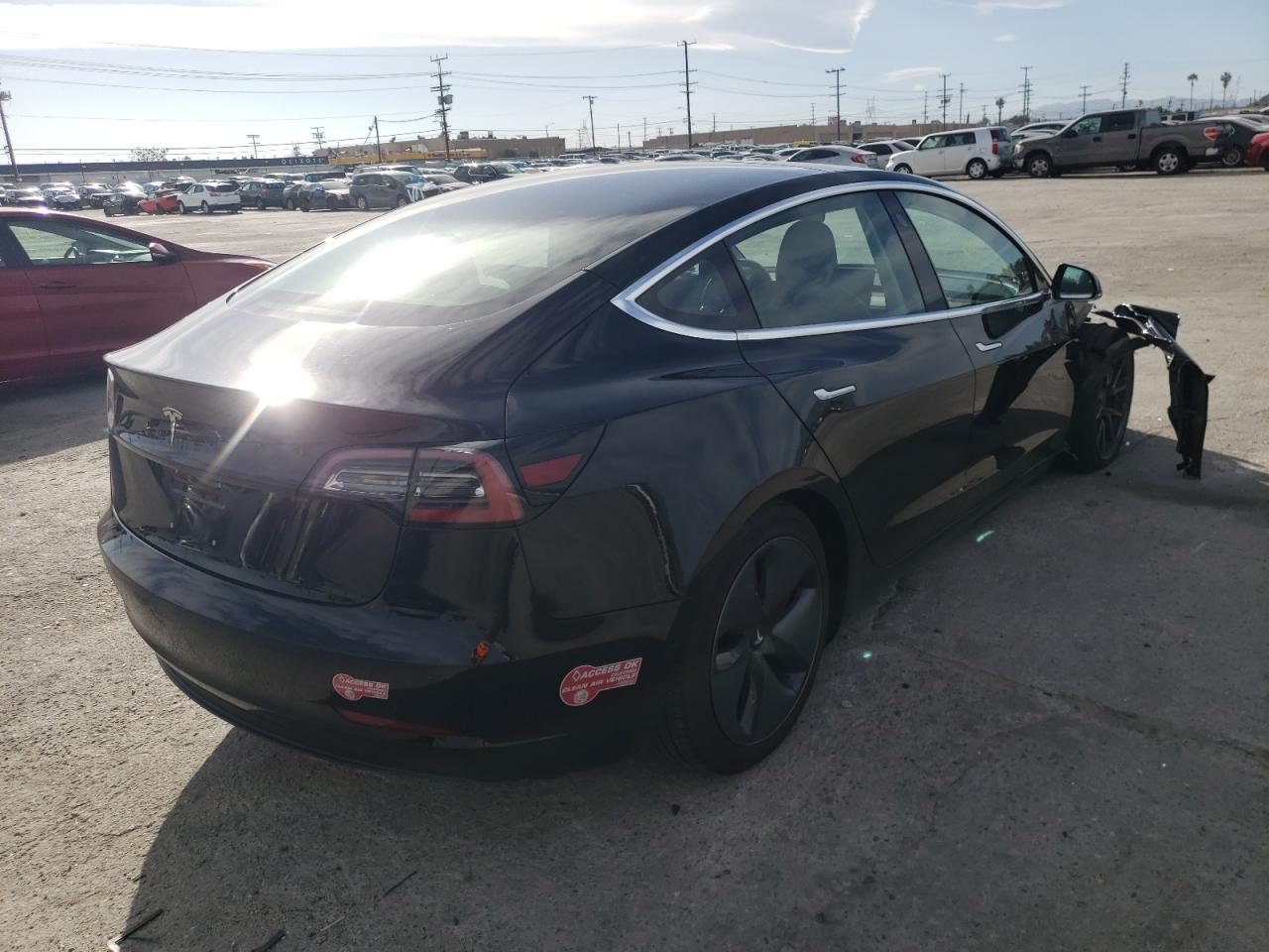 Photo 4 from auction – 2018 TESLA MODEL 3 with VIN 5YJ3E1EB4JF073311