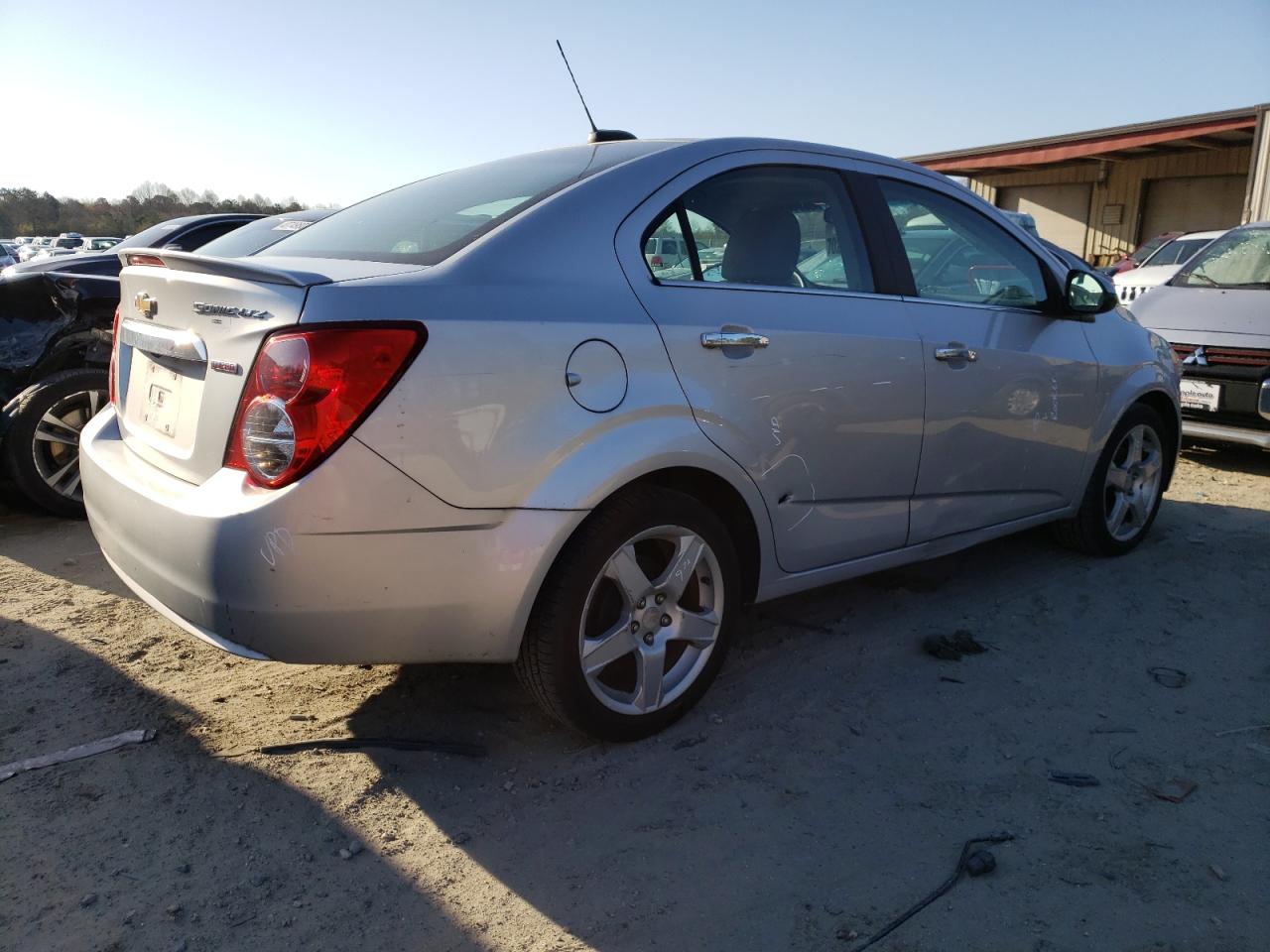 Photo 4 from auction – 2015 CHEVROLET SONIC LTZ with VIN 1G1JE5SB2F4196969