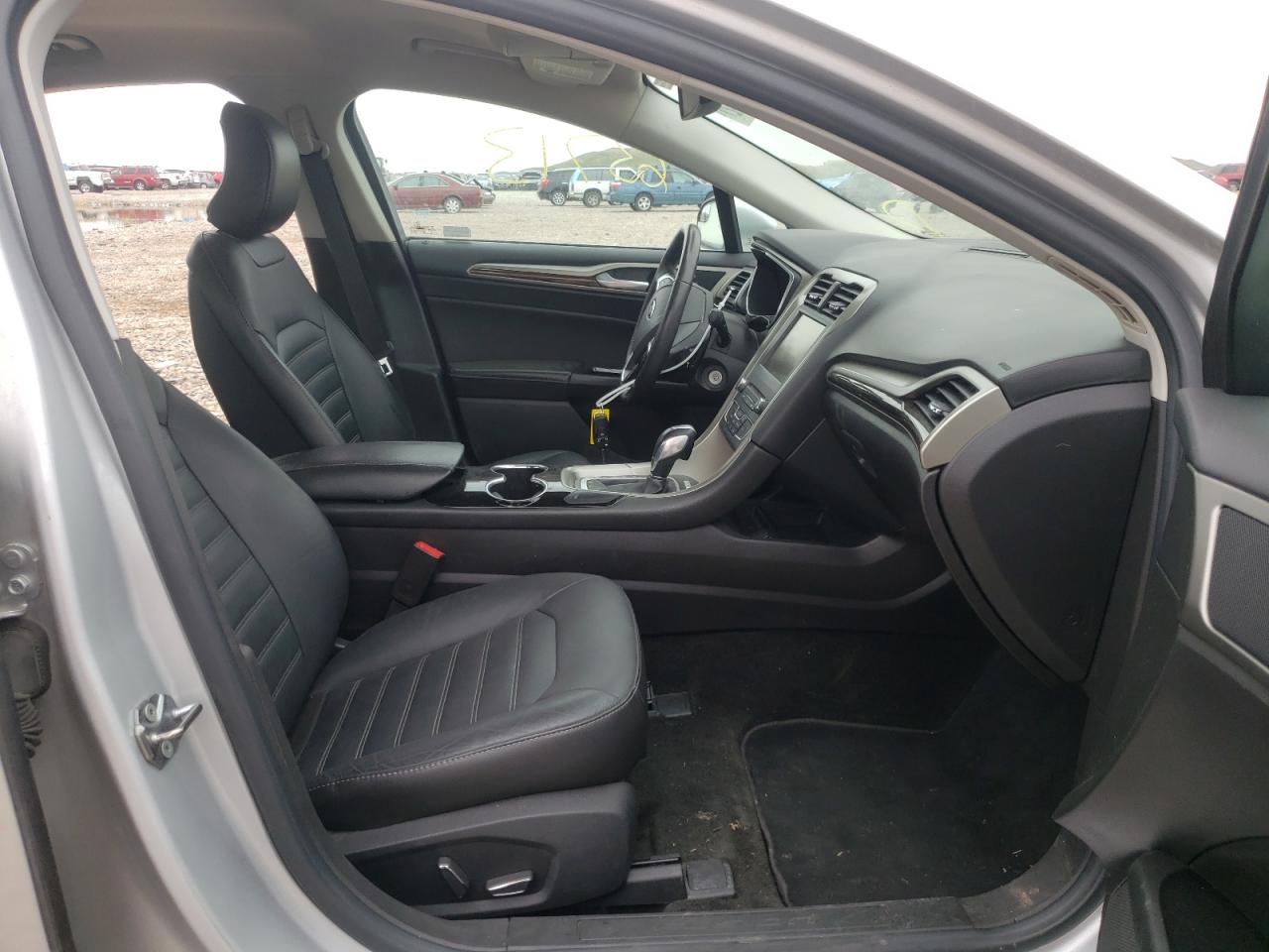 Photo 5 from auction – 2016 FORD FUSION SE with VIN 3FA6P0T95GR246462