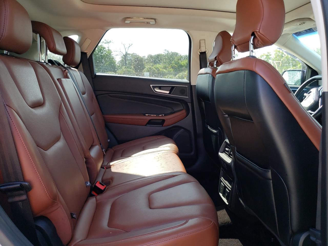 Photo 6 from auction – 2017 FORD EDGE TITAN with VIN 2FMPK3K85HBB54948
