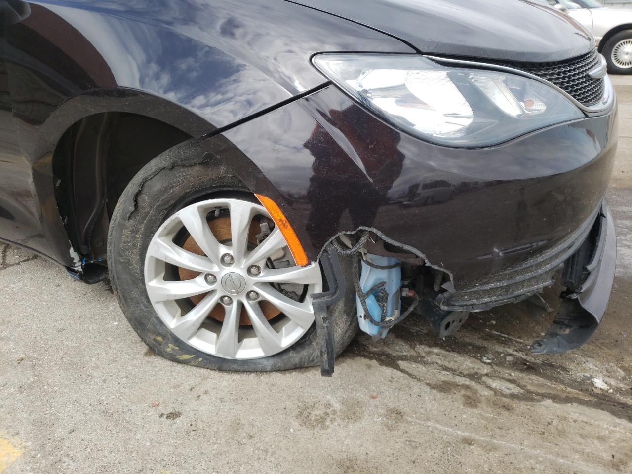 Photo 9 from auction – 2017 CHRYSLER PACIFICA T with VIN 2C4RC1DG0HR585322