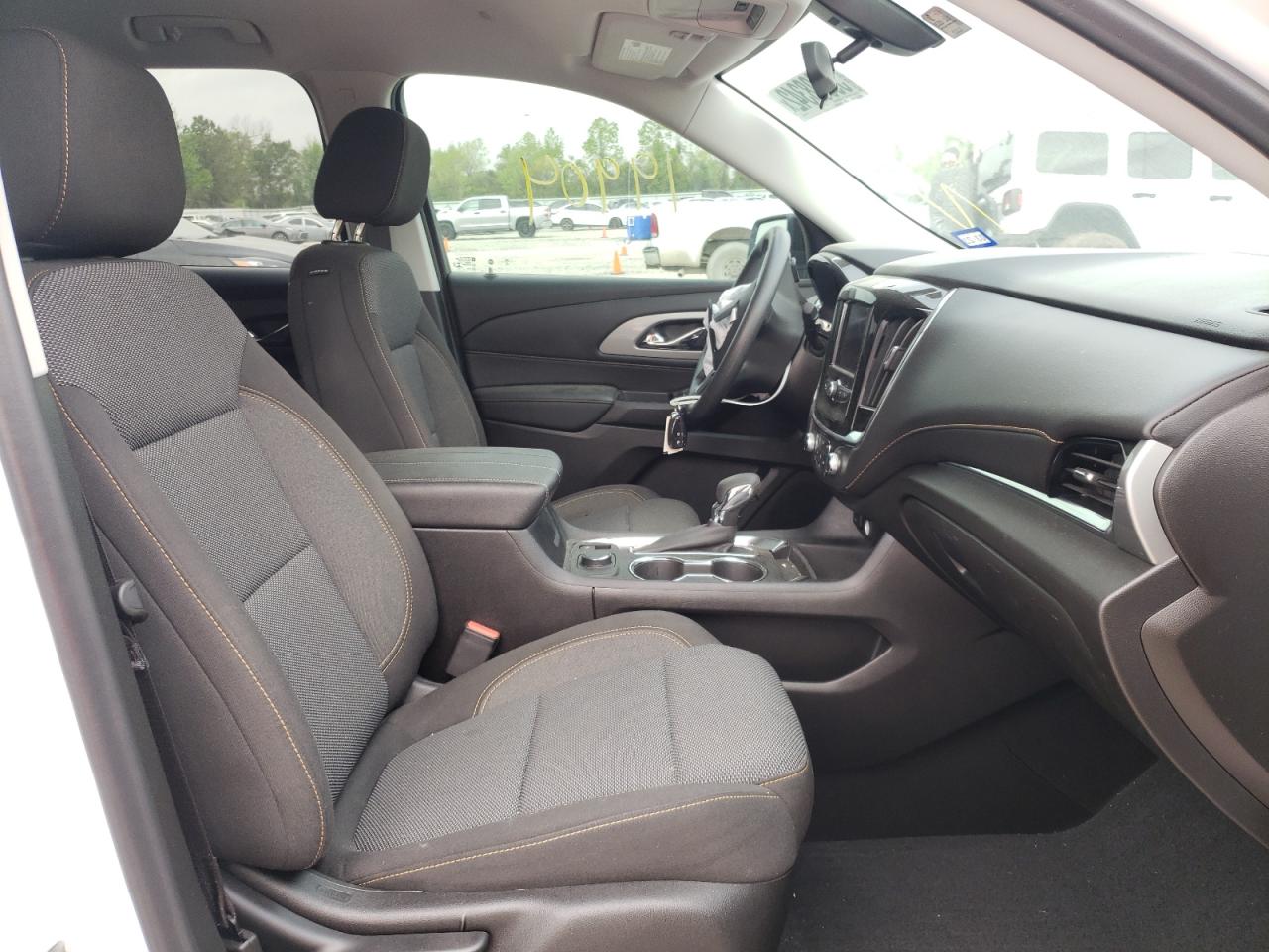 Photo 5 from auction – 2021 CHEVROLET TRAVERSE L with VIN 1GNERFKW5MJ132243
