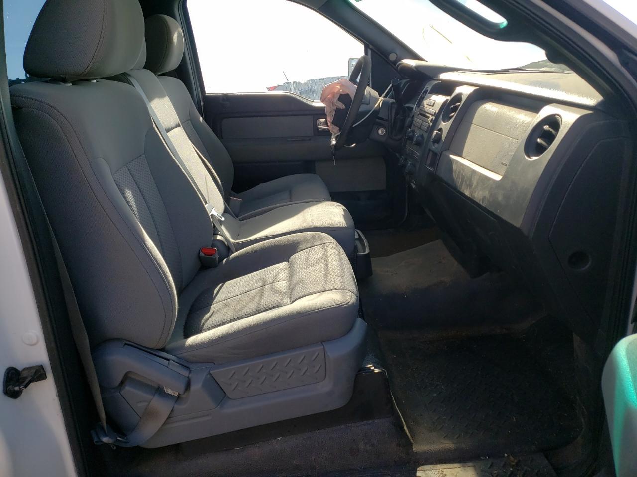 Photo 5 from auction – 2013 FORD F-150 with VIN 1FTMF1EM3DKE02607