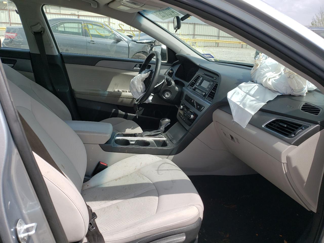 Photo 5 from auction – 2015 HYUNDAI SONATA SE with VIN 5NPE24AF5FH010819