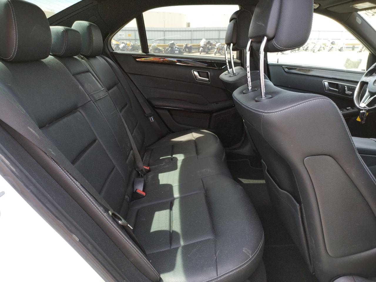 Photo 6 from auction – 2015 MERCEDES-BENZ E 350 with VIN WDDHF5KB6FB115752