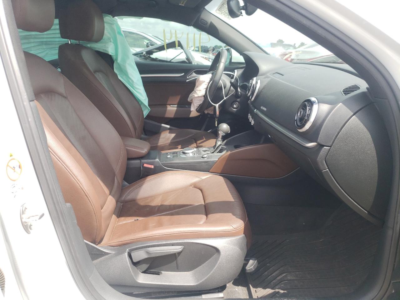 Photo 5 from auction – 2015 AUDI S3 PREMIUM with VIN WAUBFGFF6F1005330