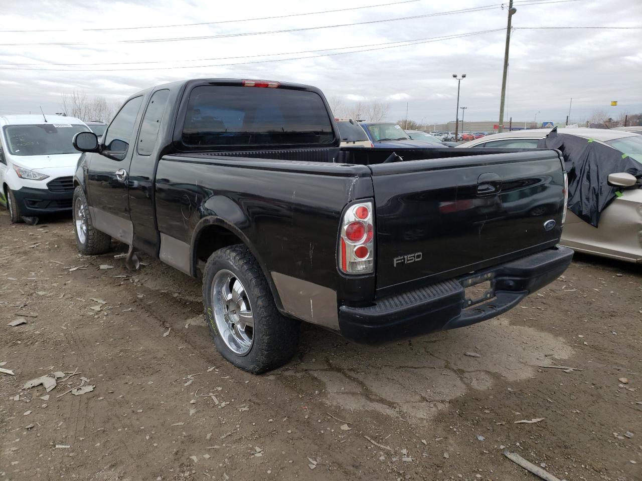Photo 3 from auction – 1998 FORD F150 with VIN 2FTZX1728WCB15592
