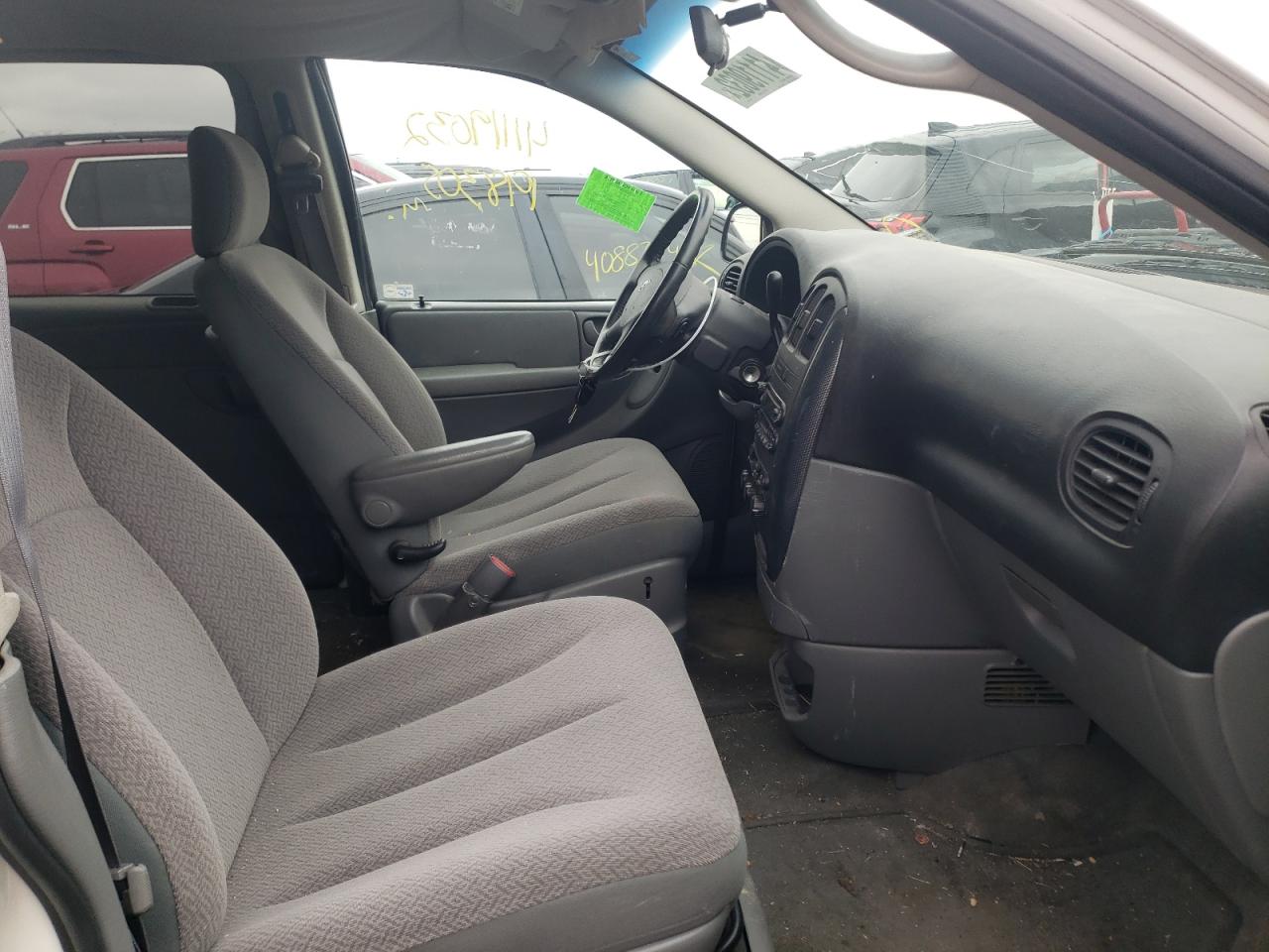 Photo 5 from auction – 2006 DODGE GRAND CARA with VIN 2D4GP44L76R914477