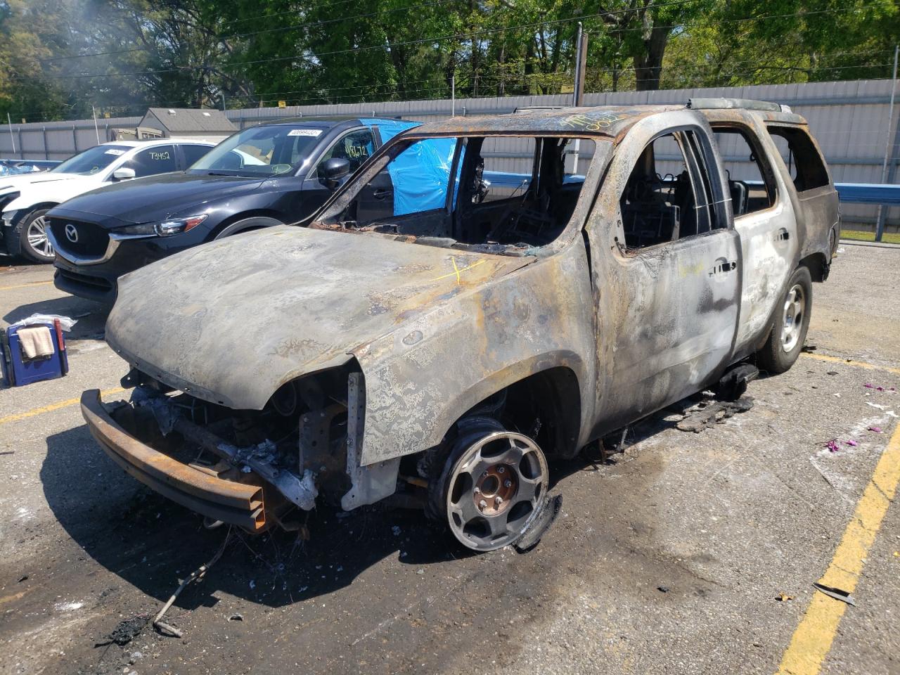 Photo 2 from auction – 2010 GMC YUKON DENA with VIN 1GKUCEEF1AR164829