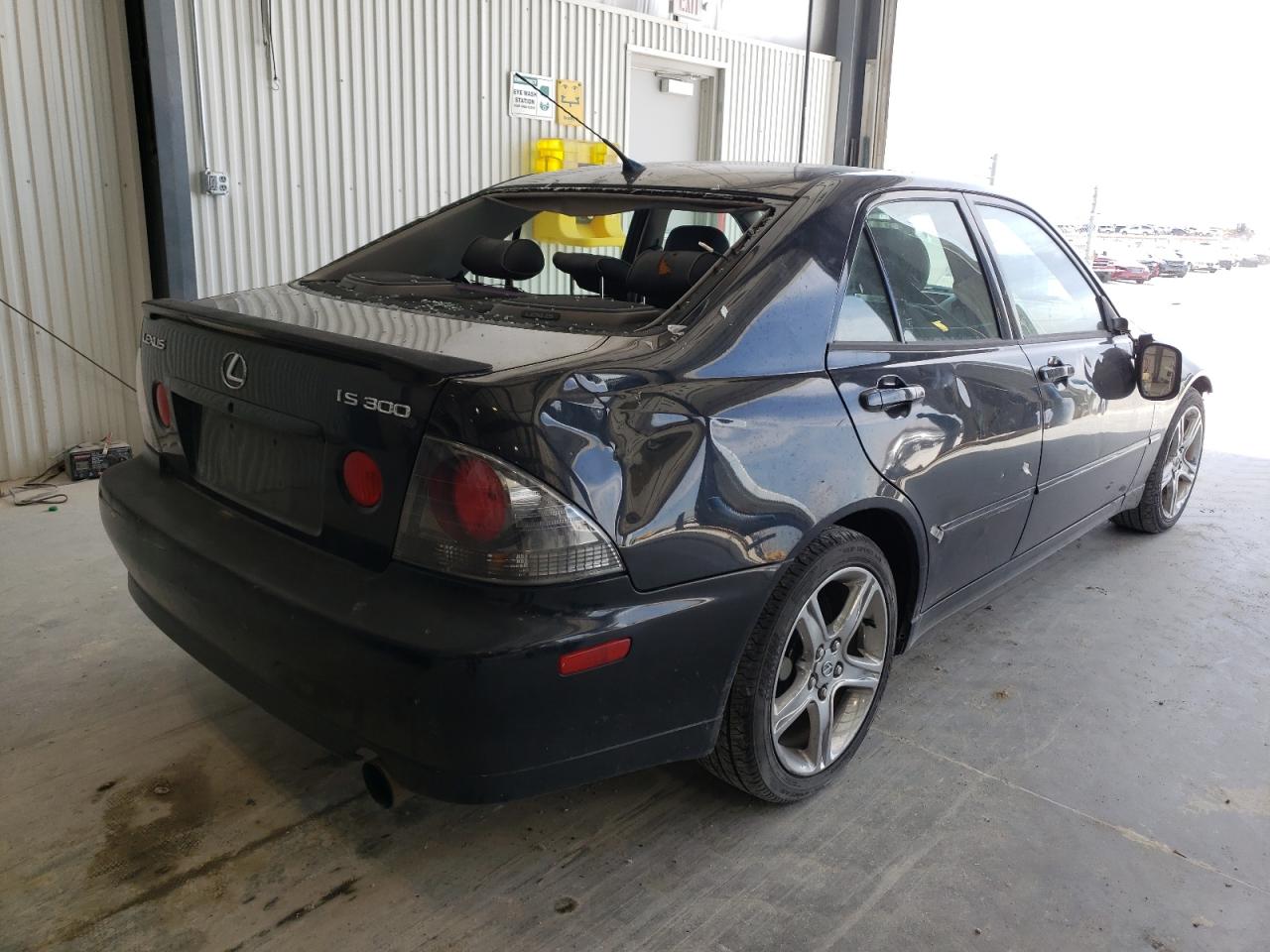 Photo 4 from auction – 2003 LEXUS IS 300 with VIN JTHBD192030079261