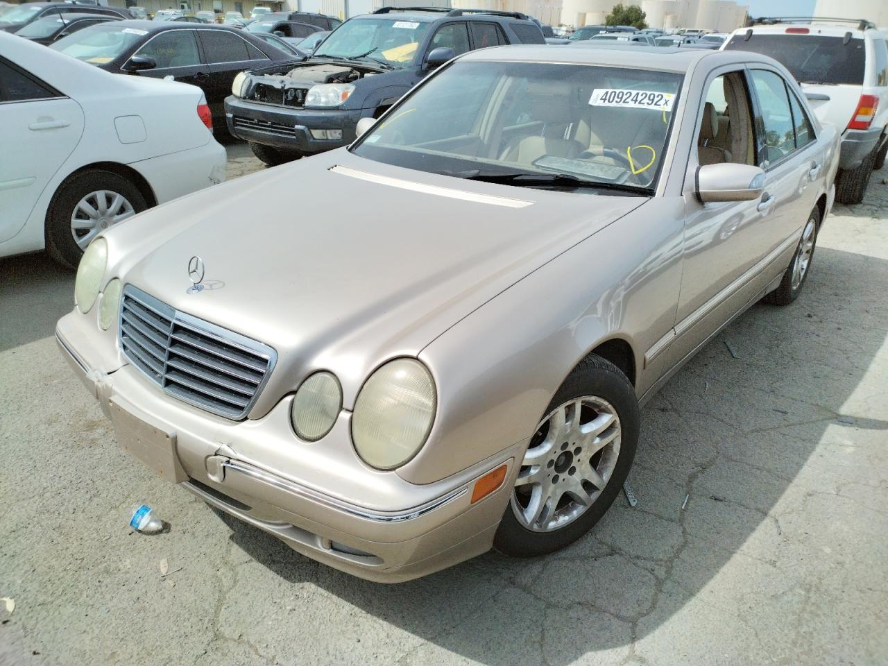 Photo 2 from auction – 2001 MERCEDES-BENZ E 430 with VIN WDBJF70J61X061252