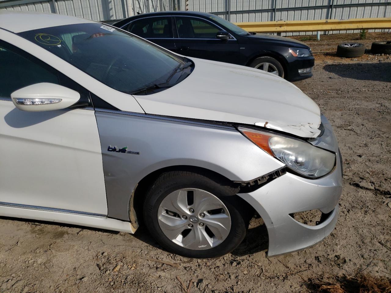 Photo 9 from auction – 2013 HYUNDAI SONATA HYB with VIN KMHEC4A45DA078310