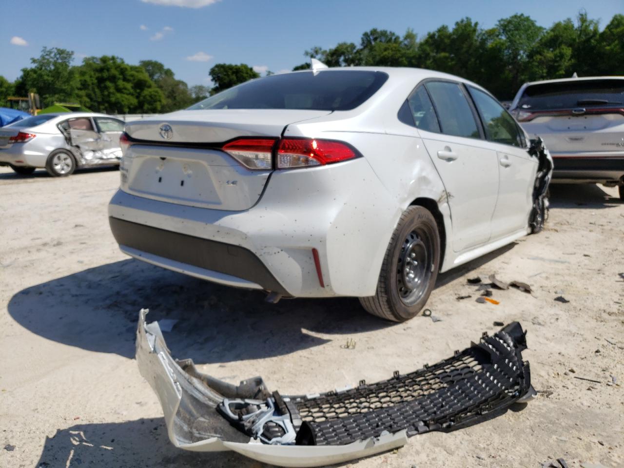 Photo 4 from auction – 2022 TOYOTA COROLLA LE with VIN JTDEPMAEXN3010799