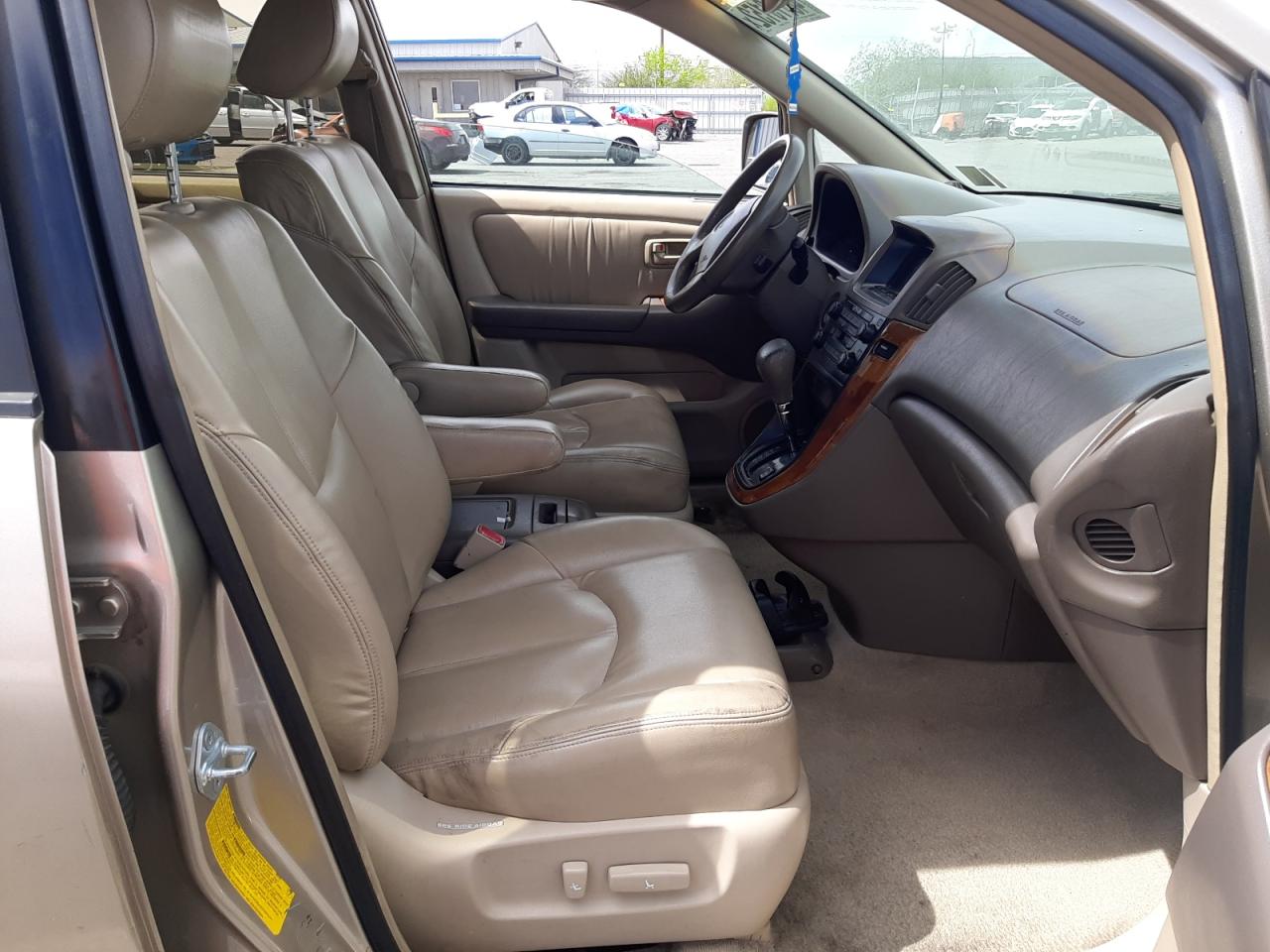 Photo 5 from auction – 1999 LEXUS RX 300 with VIN JT6HF10U5X0019381