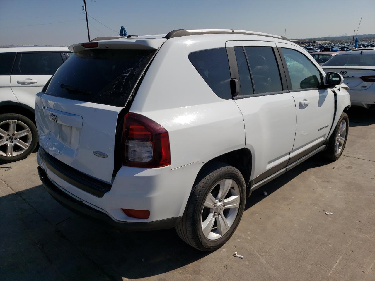 Photo 4 from auction – 2016 JEEP COMPASS LA with VIN 1C4NJCEB8GD599893