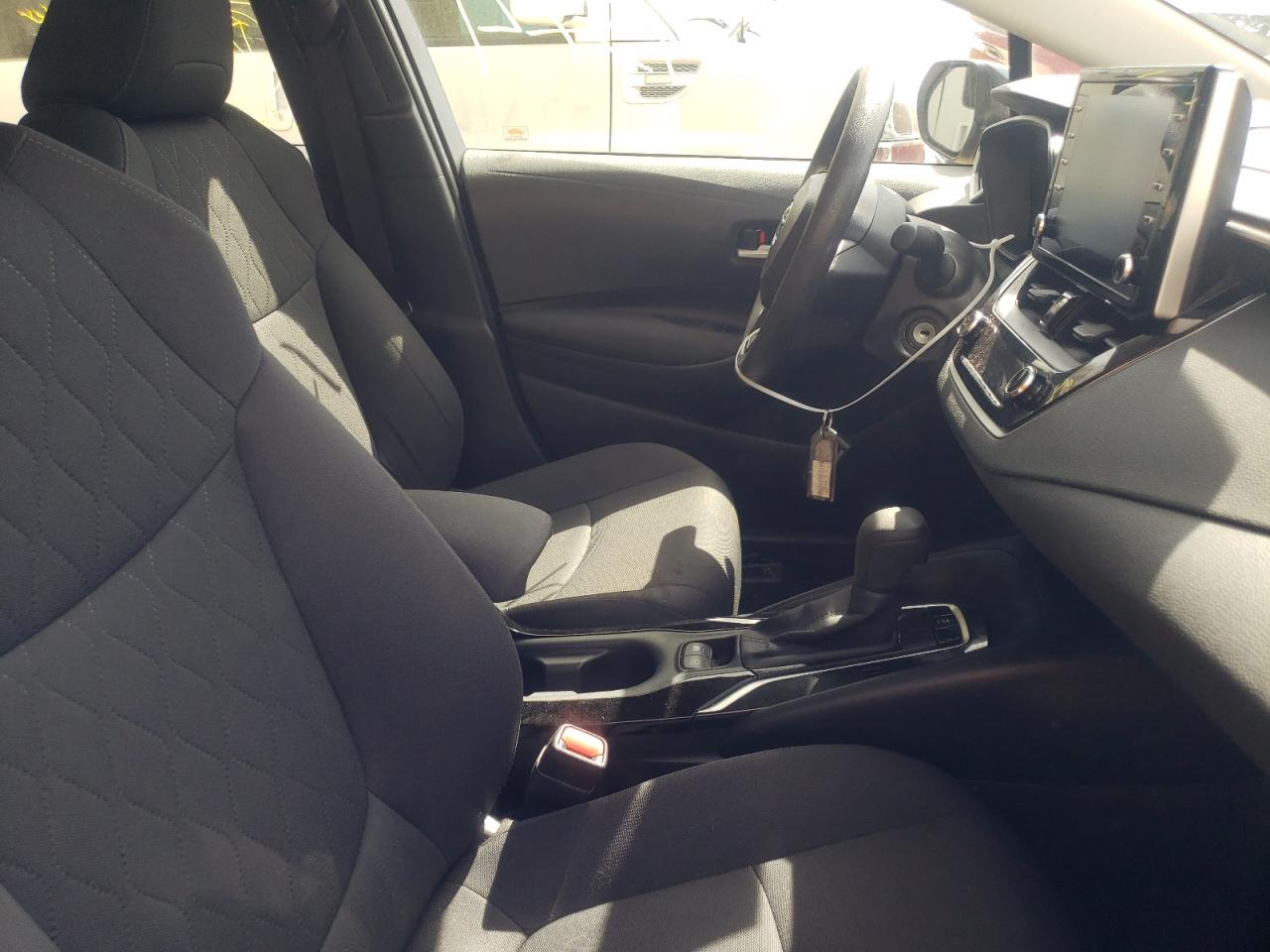 Photo 5 from auction – 2020 TOYOTA COROLLA LE with VIN JTDEPRAE4LJ041469
