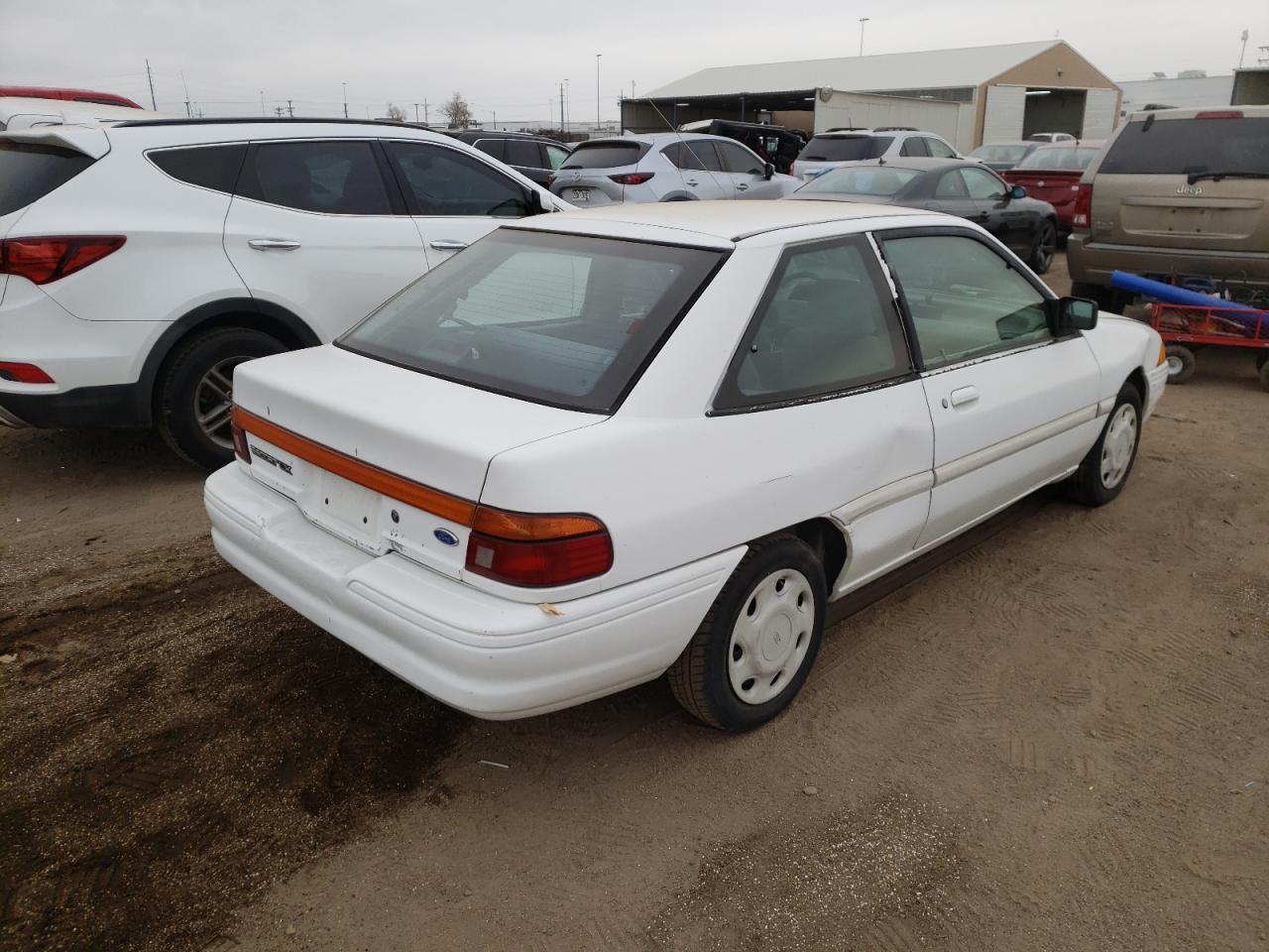 Photo 4 from auction – 1994 FORD ESCORT with VIN 1FARP11J0RW108456
