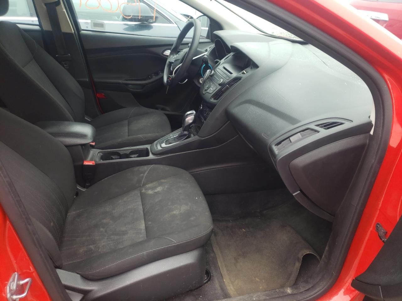 Photo 5 from auction – 2015 FORD FOCUS SE with VIN 1FADP3F22FL276362