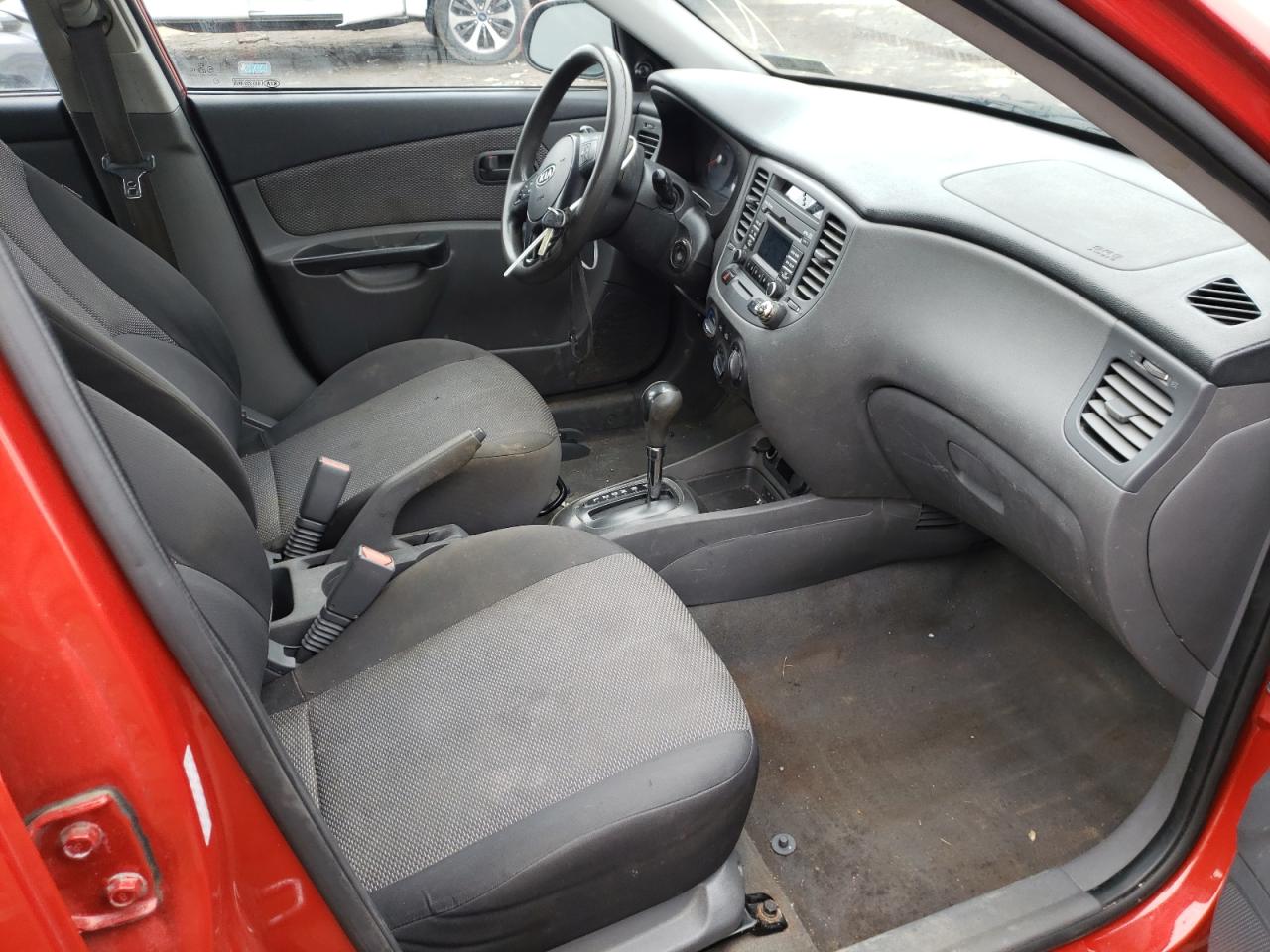 Foto 5 de la subasta – 2010 KIA RIO LX con VIN KNADH4A33A6687920