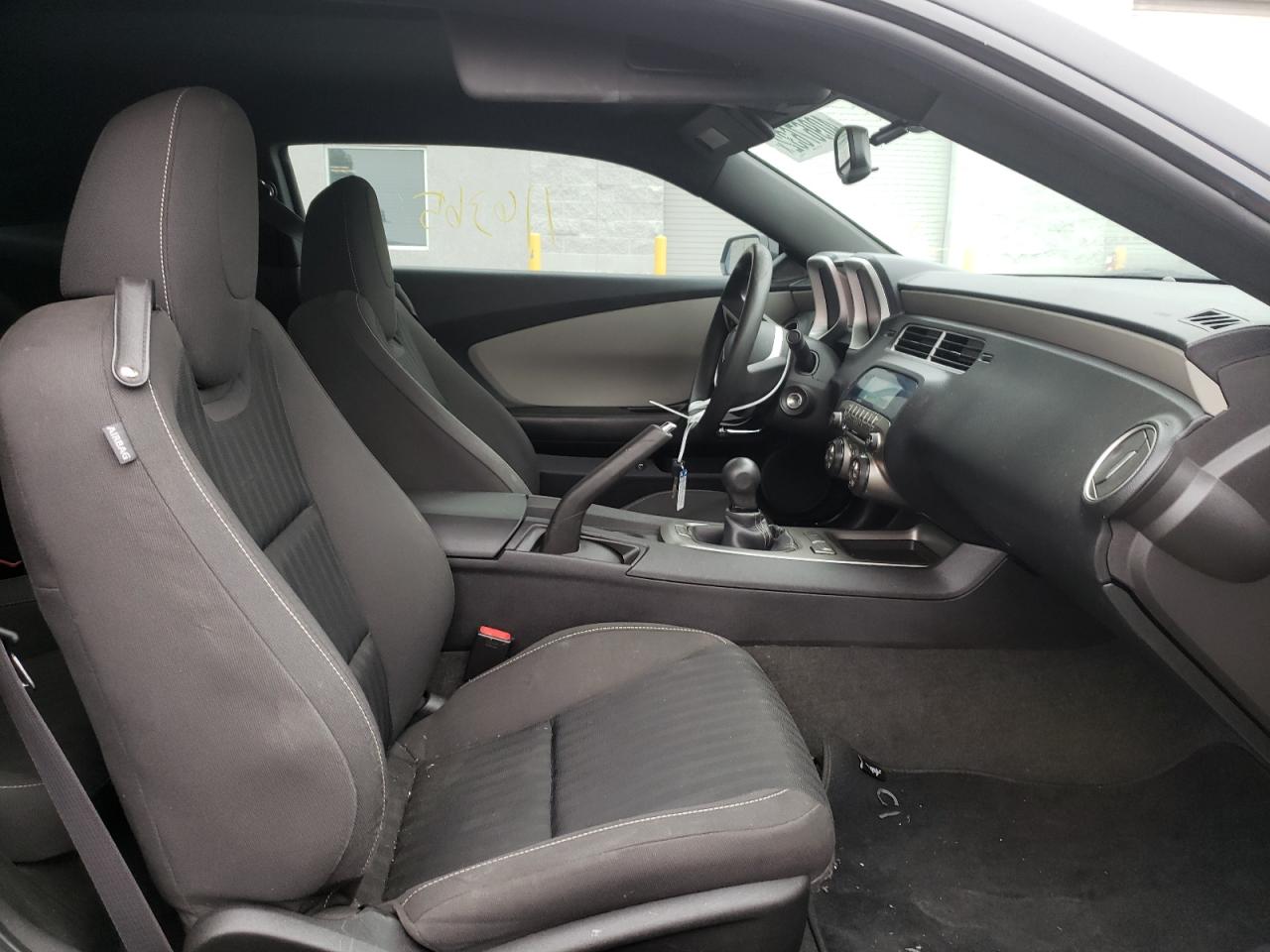 Photo 5 from auction – 2011 CHEVROLET CAMARO LS with VIN 2G1FE1ED0B9140547