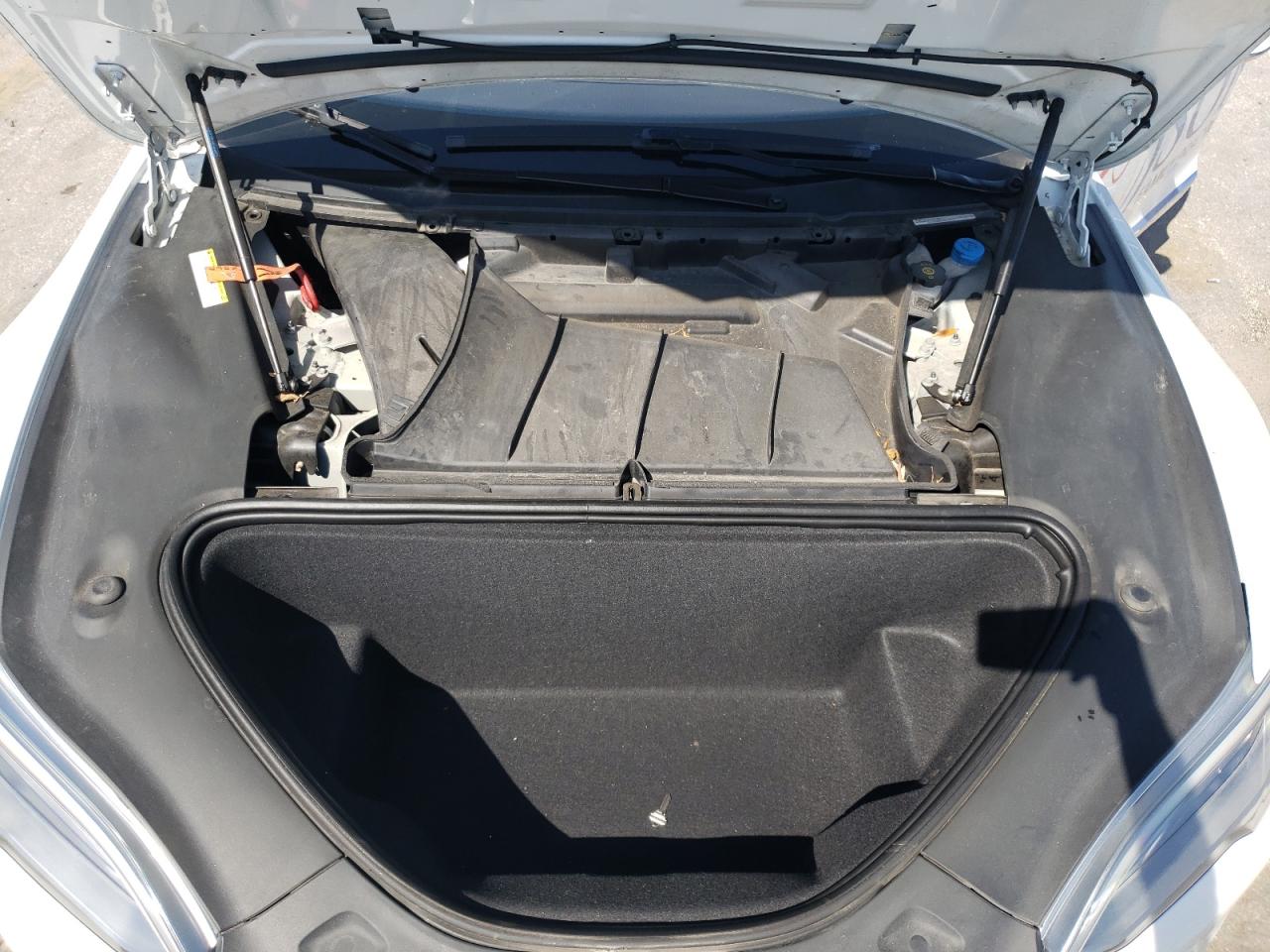 Photo 7 from auction – 2016 TESLA MODEL S with VIN 5YJSA1E11GF156332