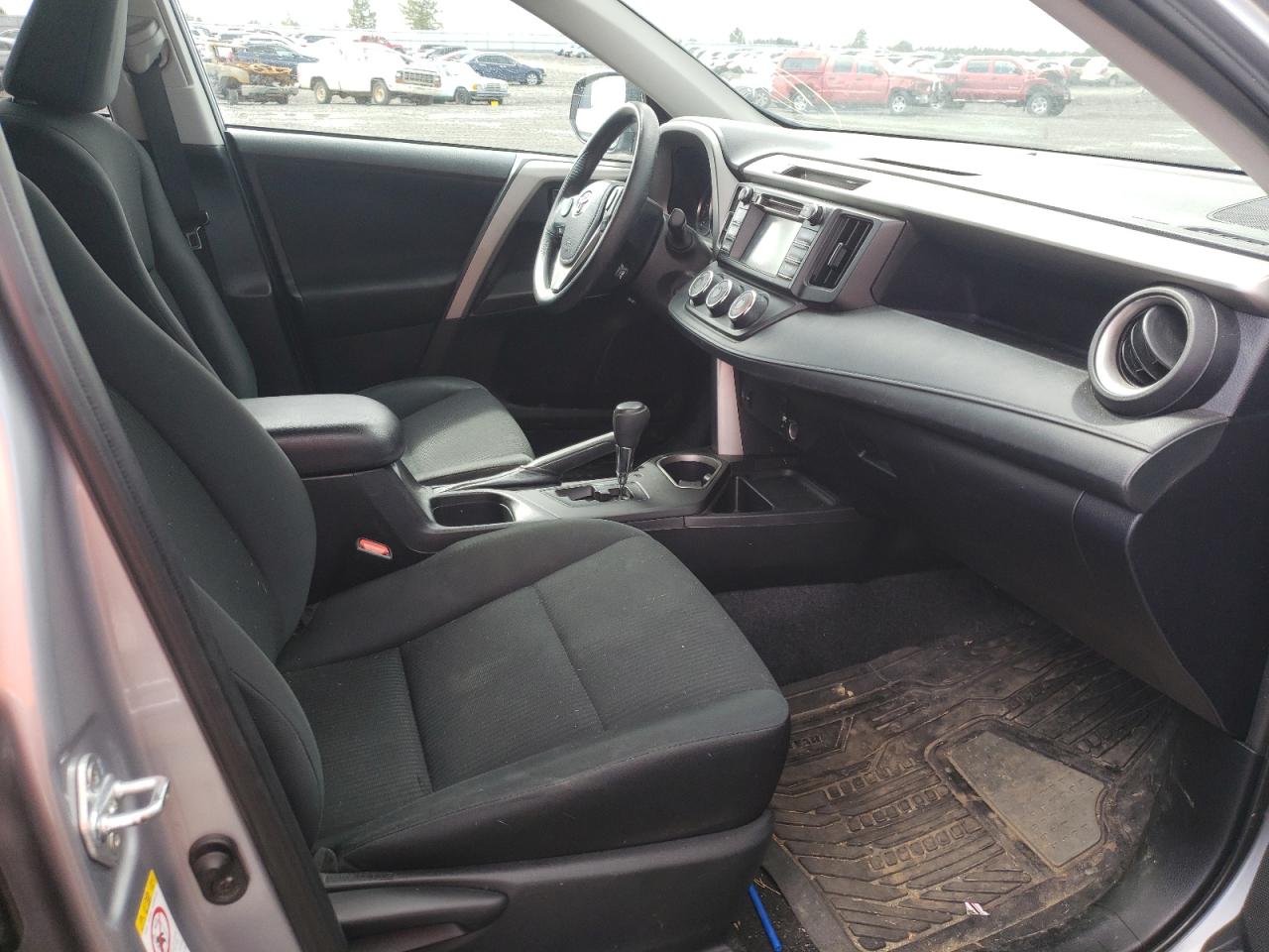 Photo 5 from auction – 2016 TOYOTA RAV4 LE with VIN 2T3BFREV6GW486545