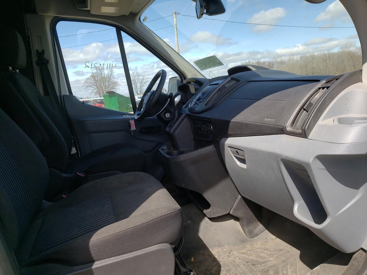 Photo 5 from auction – 2019 FORD TRANSIT T- with VIN 1FTYR2CM5KKA88733