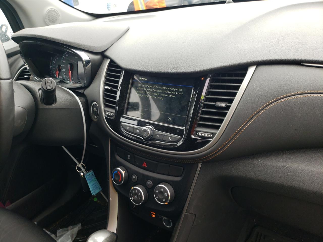 Photo 9 from auction – 2019 CHEVROLET TRAX 1LT with VIN 3GNCJLSB4KL371329