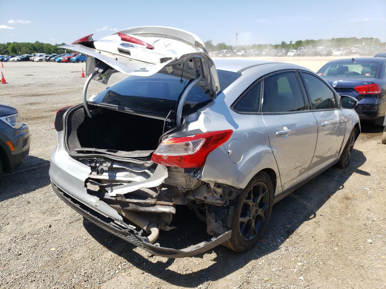 Photo 4 from auction – 2013 FORD FOCUS with VIN 1FADP3F22DL129679