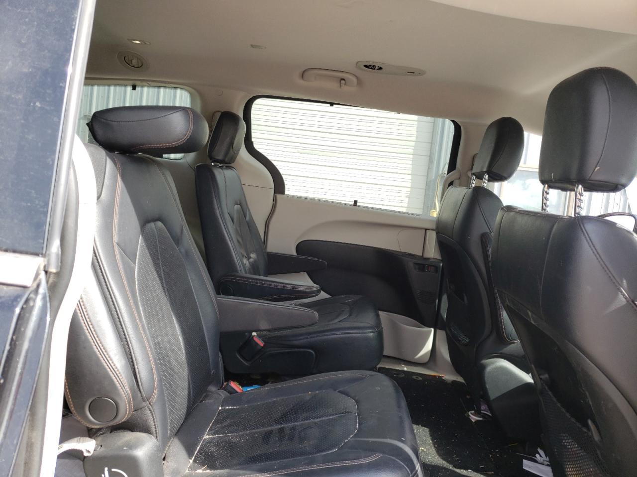Photo 6 from auction – 2018 CHRYSLER PACIFICA T with VIN 2C4RC1BG5JR112119