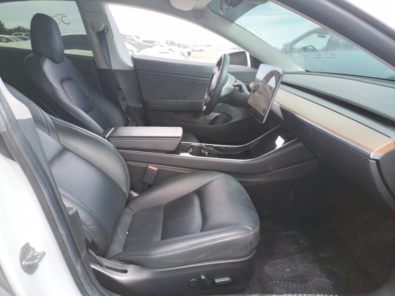 Photo 5 from auction – 2019 TESLA MODEL 3 with VIN 5YJ3E1EB7KF390341
