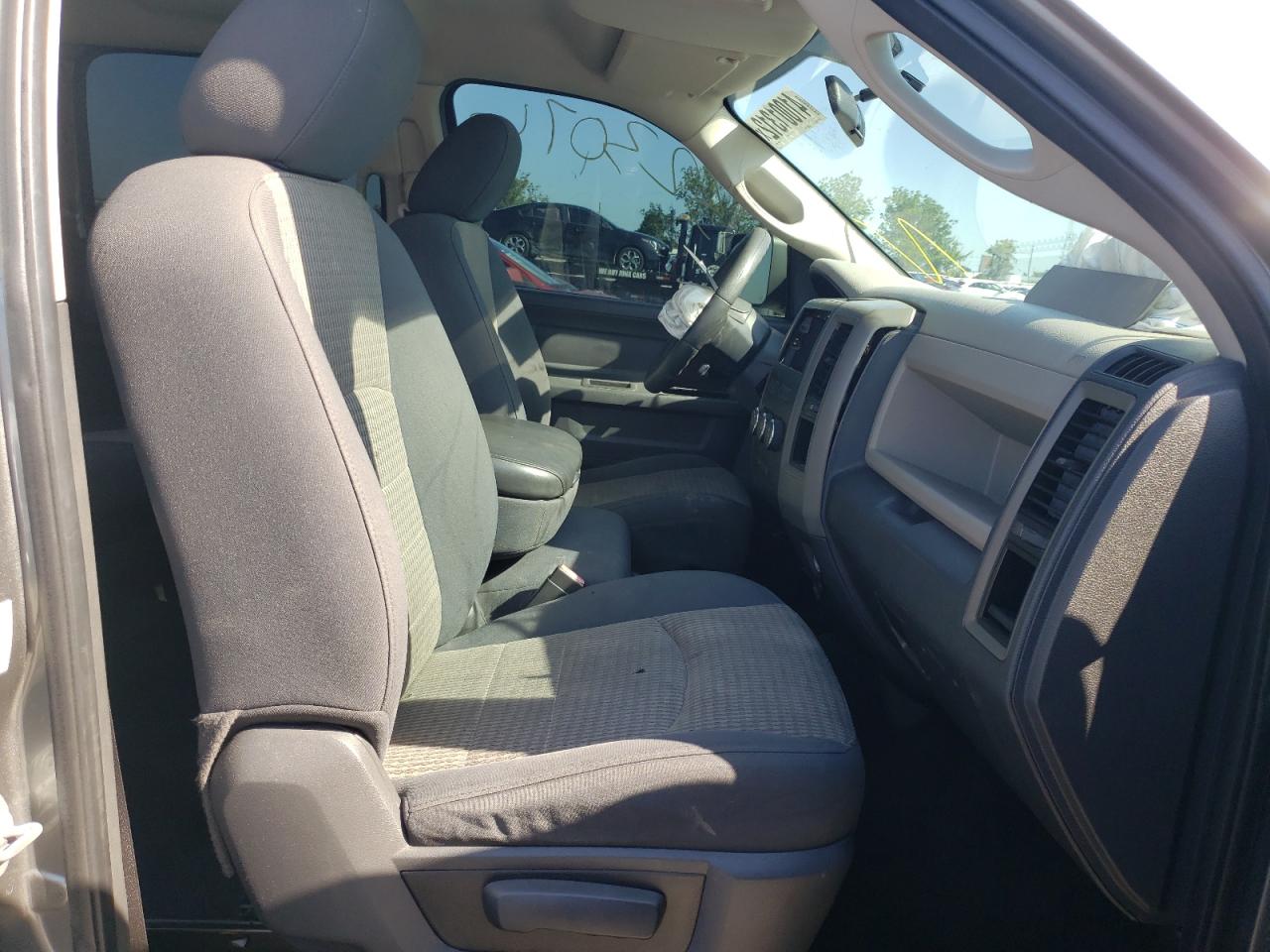 Photo 5 from auction – 2010 DODGE RAM 3500 with VIN 3D73M4CL2AG136728