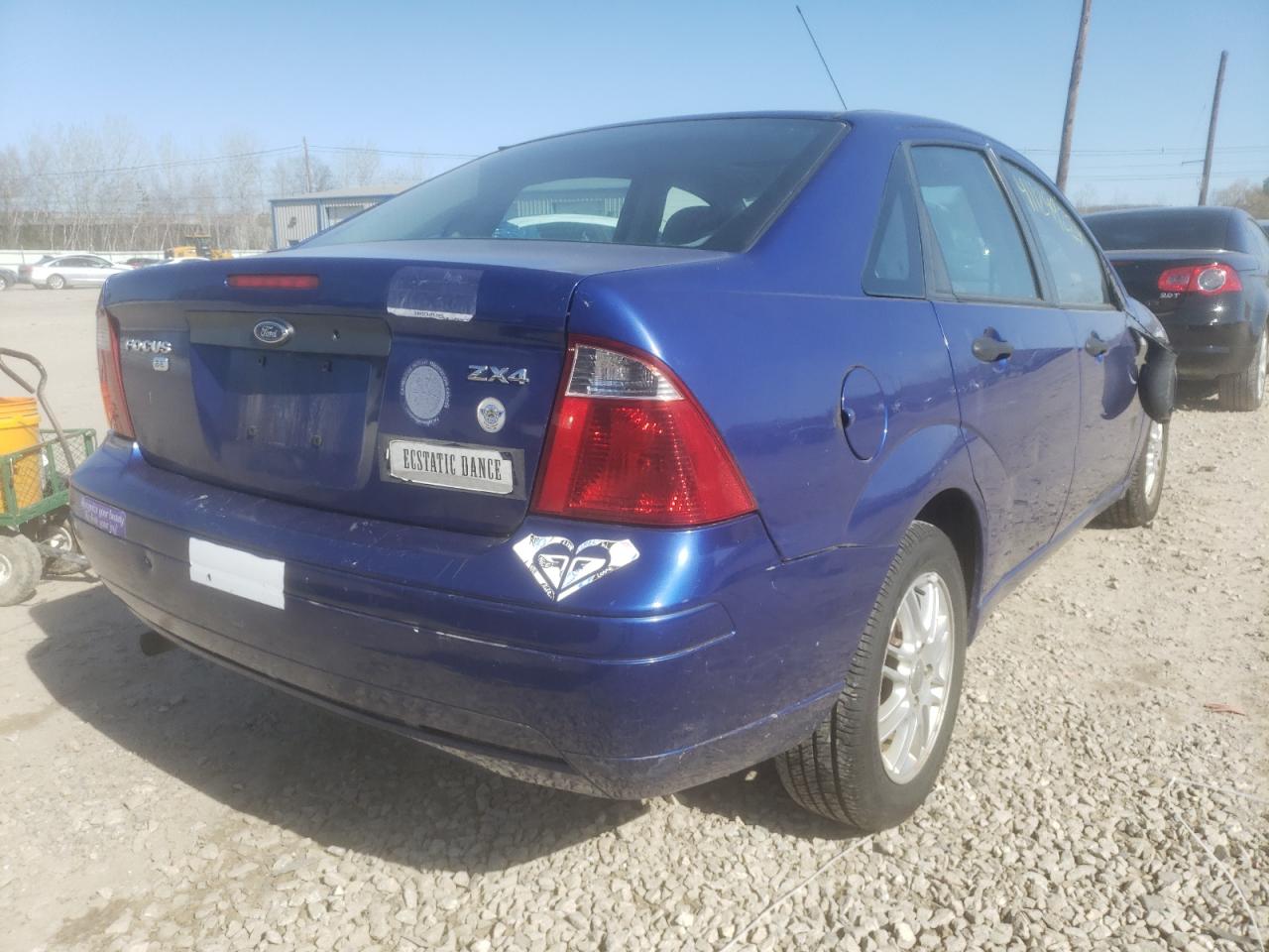 Photo 4 from auction – 2005 FORD FOCUS ZX4 with VIN 1FAFP34N05W120260