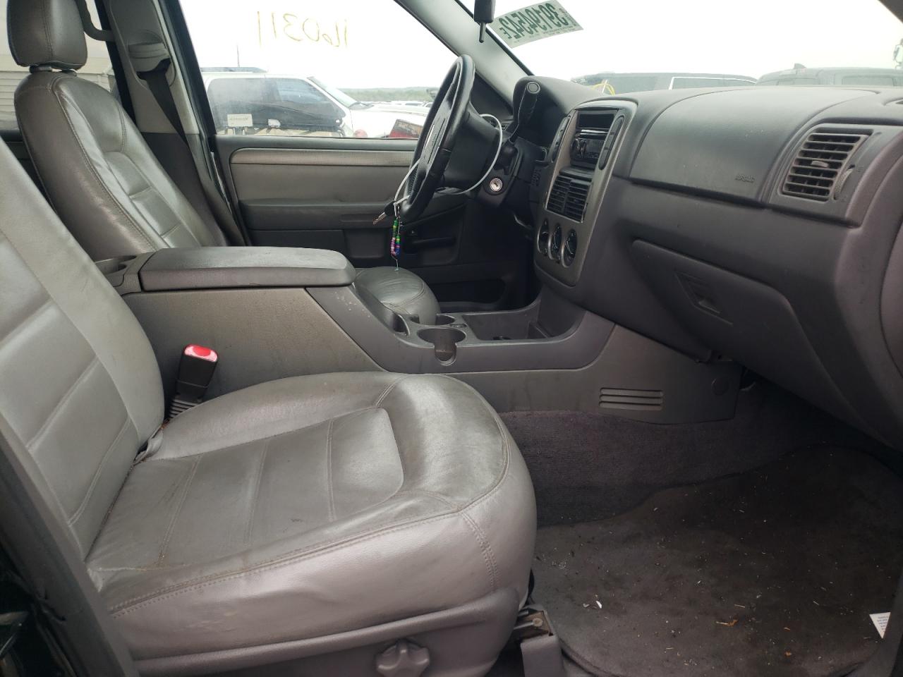 Photo 5 from auction – 2005 FORD EXPLORER X with VIN 1FMDU63W55ZA62937