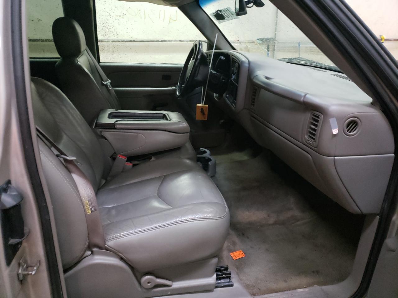 Photo 5 from auction – 2005 CHEVROLET SILVERADO with VIN 1GCEK19Z05Z229370