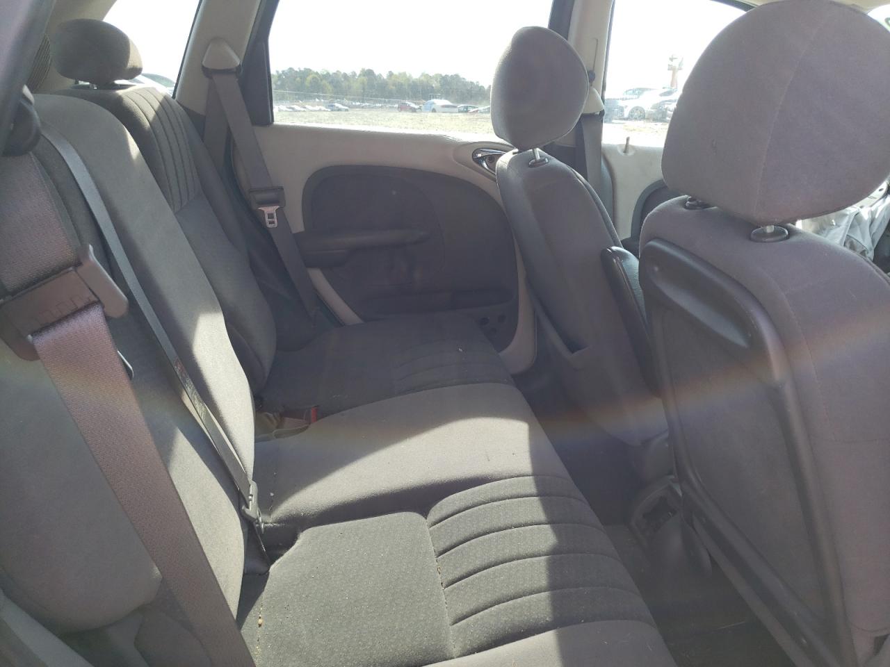 Photo 6 from auction – 2003 CHRYSLER PT CRUISER with VIN 3C4FY48B43T541544