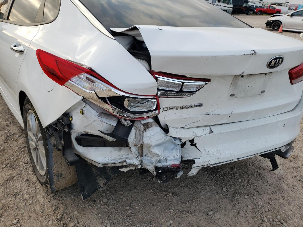 Photo 9 from auction – 2018 KIA OPTIMA LX with VIN 5XXGT4L33JG207176
