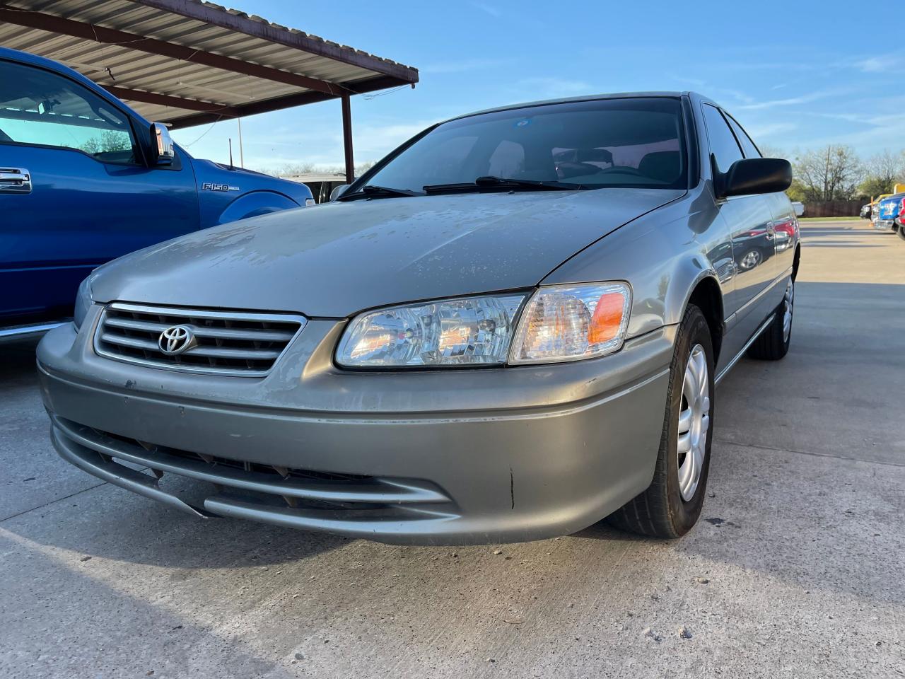 Photo 2 from auction – 2000 TOYOTA CAMRY CE with VIN JT2BG22K7Y0499205