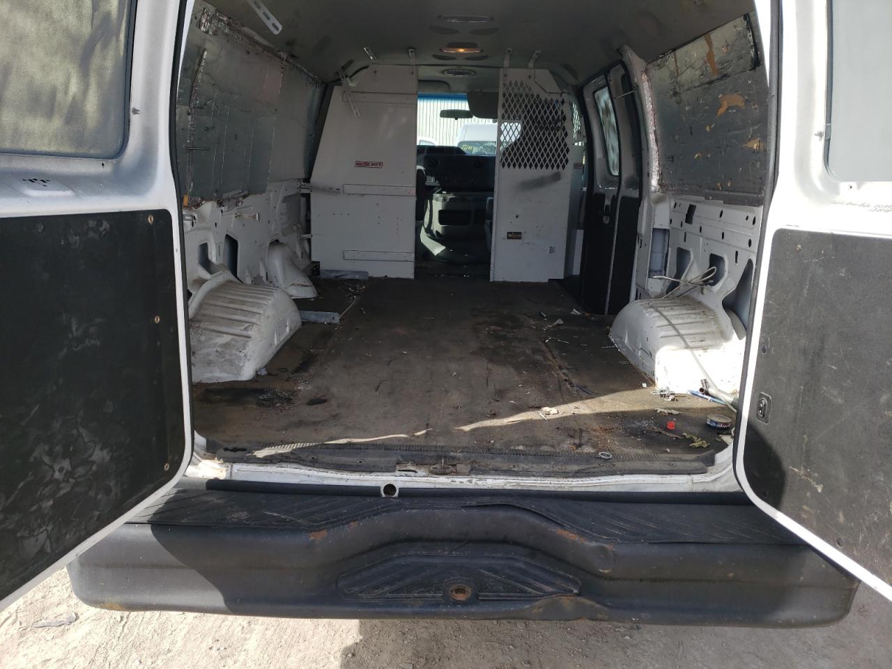 Photo 6 from auction – 2010 FORD ECONOLINE with VIN 1FTNE2ELXADA54468